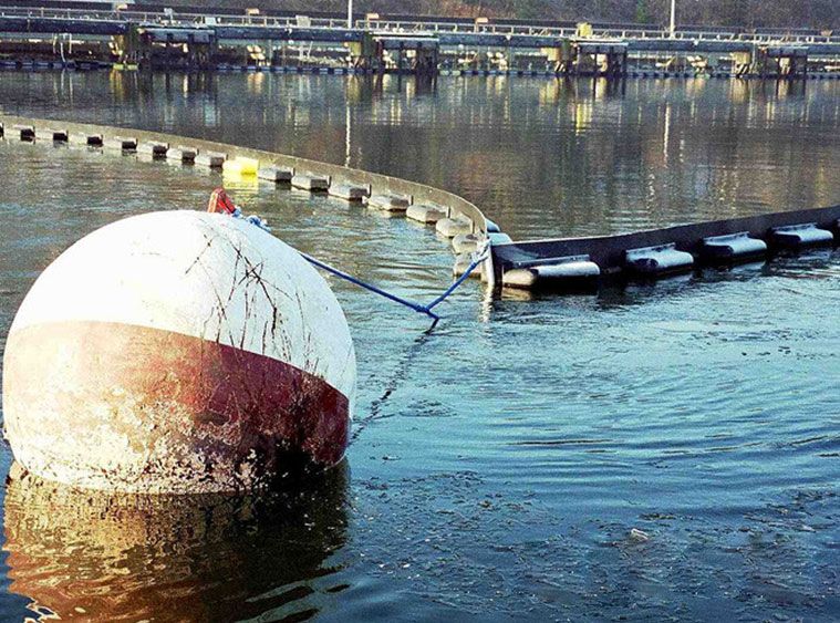 Barrières pour pollution aux hydrocarburess